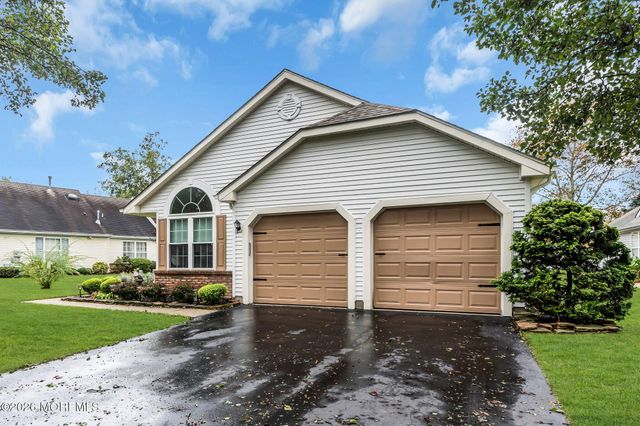 6 Winding River Road, Lakewood, NJ 08701