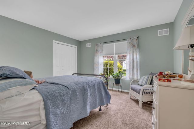 6 Winding River Road, Lakewood, NJ 08701
