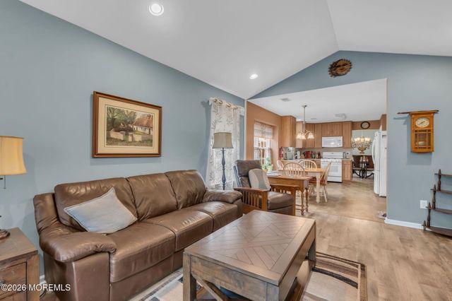 6 Winding River Road, Lakewood, NJ 08701
