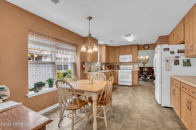 6 Winding River Road, Lakewood, NJ 08701