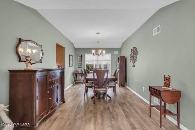 6 Winding River Road, Lakewood, NJ 08701