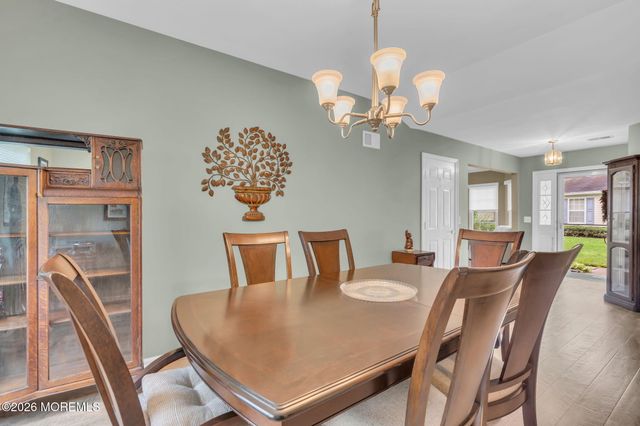 6 Winding River Road, Lakewood, NJ 08701
