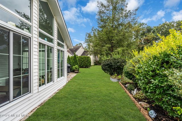 6 Winding River Road, Lakewood, NJ 08701