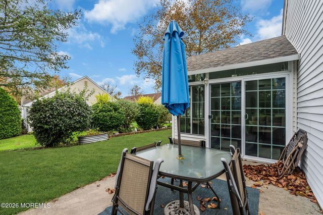 6 Winding River Road, Lakewood, NJ 08701