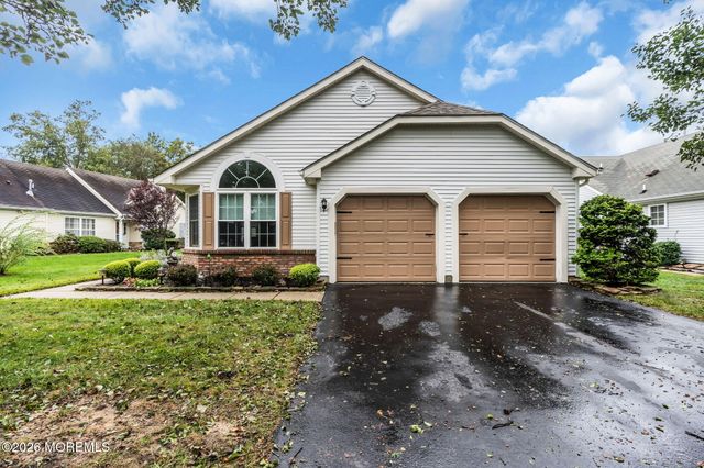 6 Winding River Road, Lakewood, NJ 08701