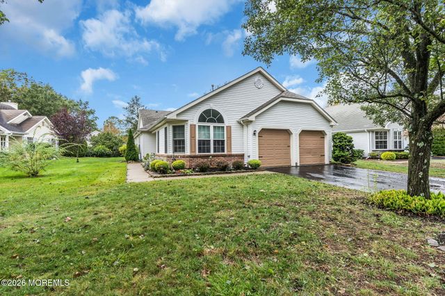 6 Winding River Road, Lakewood, NJ 08701