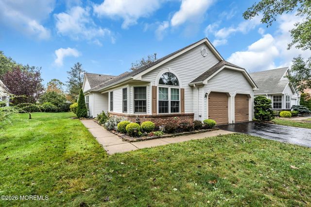 6 Winding River Road, Lakewood, NJ 08701