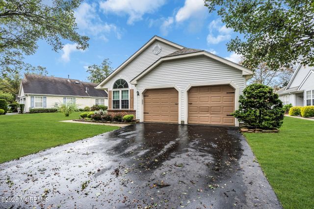 6 Winding River Road, Lakewood, NJ 08701