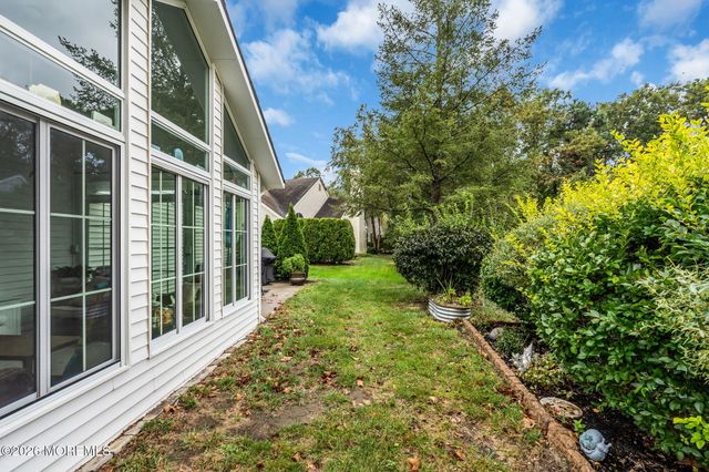 6 Winding River Road, Lakewood, NJ 08701