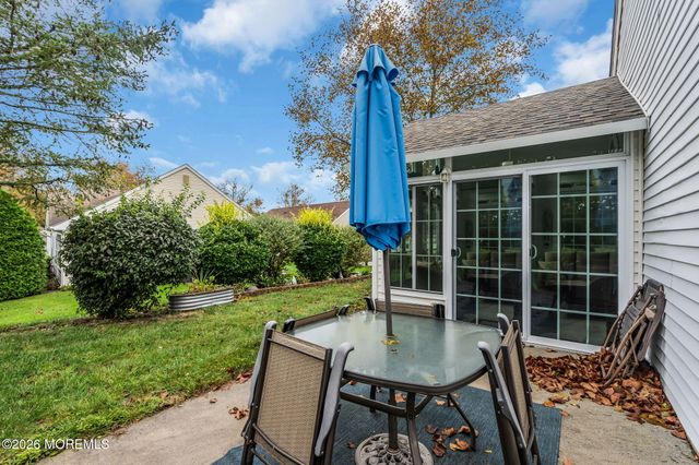 6 Winding River Road, Lakewood, NJ 08701