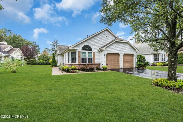 6 Winding River Road, Lakewood, NJ 08701