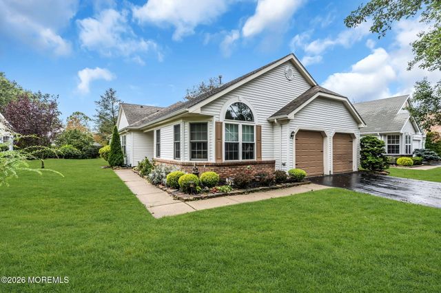6 Winding River Road, Lakewood, NJ 08701