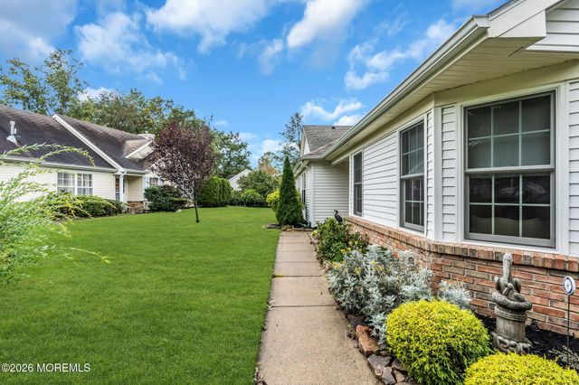 6 Winding River Road, Lakewood, NJ 08701