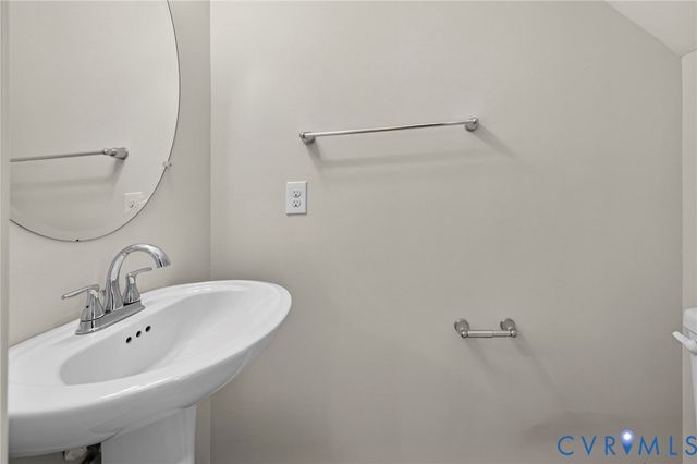 14225 Laketree Dr, Chester, VA 23831