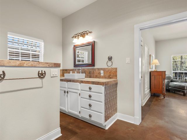 321 Red Rock Ranch RD, Red Rock, TX 78662