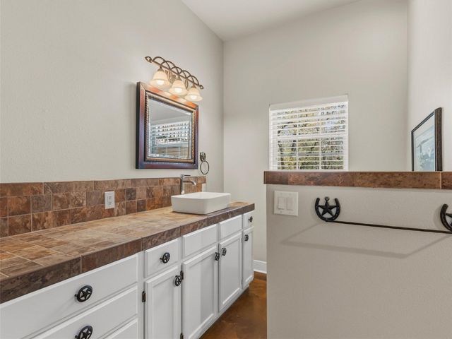 321 Red Rock Ranch RD, Red Rock, TX 78662