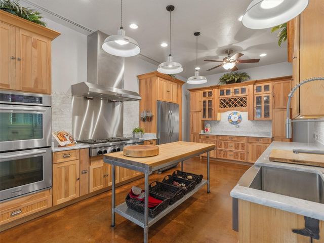 321 Red Rock Ranch RD, Red Rock, TX 78662