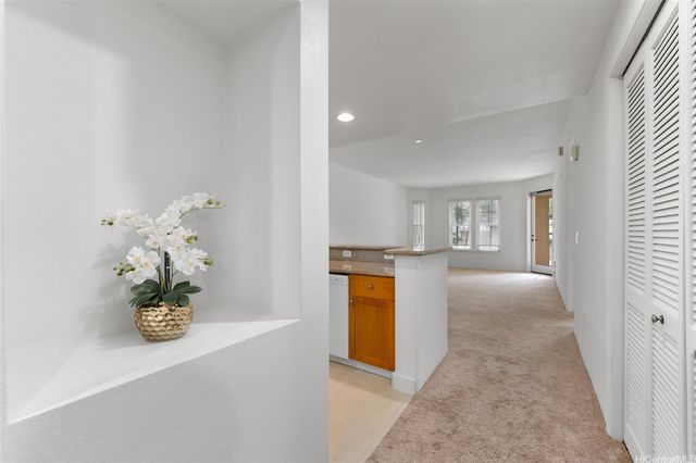 520 Lunalilo Home Road 7104, Honolulu, HI 96825