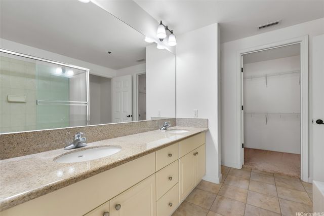 520 Lunalilo Home Road 7104, Honolulu, HI 96825