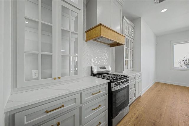 3072 Road Runner Court, Guthrie, OK 73044