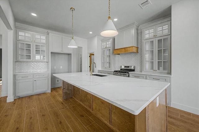 3072 Road Runner Court, Guthrie, OK 73044