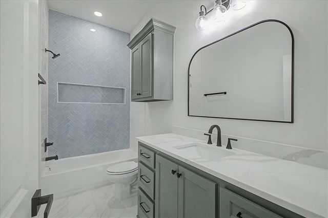 3072 Road Runner Court, Guthrie, OK 73044