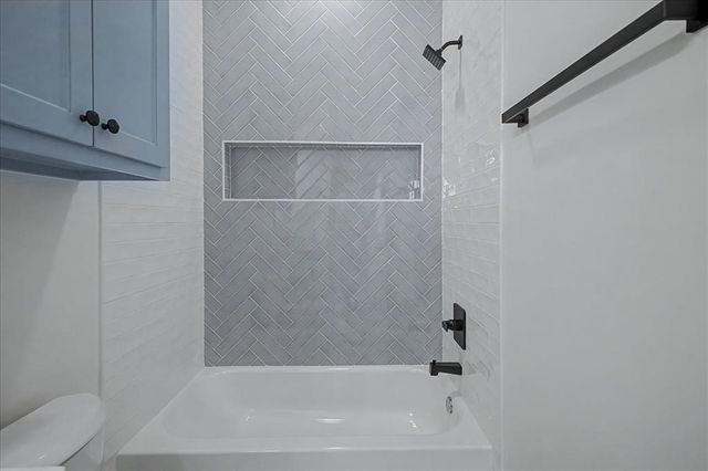 3072 Road Runner Court, Guthrie, OK 73044