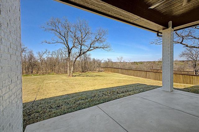 3072 Road Runner Court, Guthrie, OK 73044