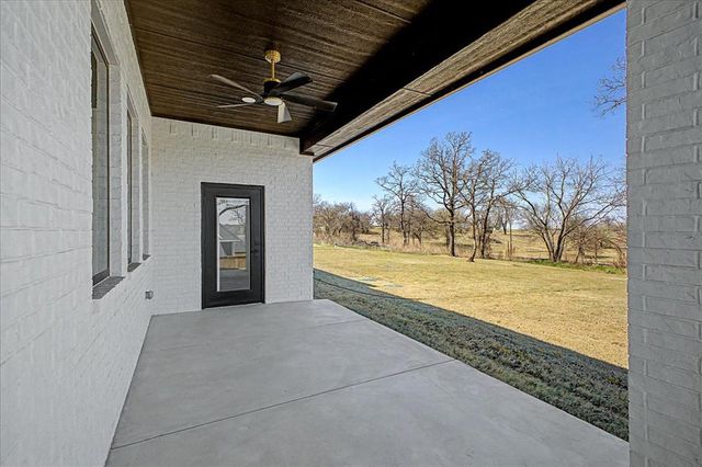 3072 Road Runner Court, Guthrie, OK 73044
