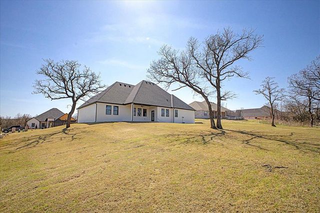 3072 Road Runner Court, Guthrie, OK 73044