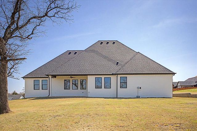 3072 Road Runner Court, Guthrie, OK 73044