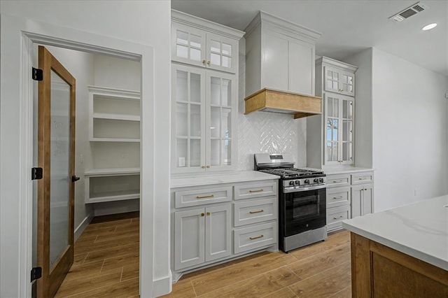 3072 Road Runner Court, Guthrie, OK 73044