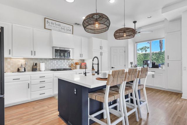 79818 Parkway Esplanade S, La Quinta, CA 92253