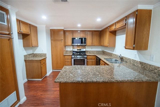 25124 Steinbeck B, Stevenson Ranch, CA 91381