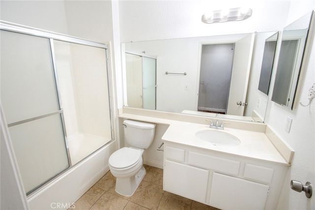 25124 Steinbeck B, Stevenson Ranch, CA 91381