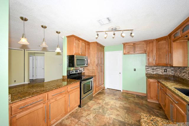 11085 Cedar, San Antonio, TX 78249