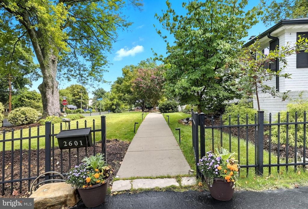 2601 FLEMING ST, Alexandria, VA 22306