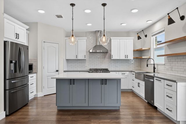 1820 Stinnett DR, Leander, TX 78641