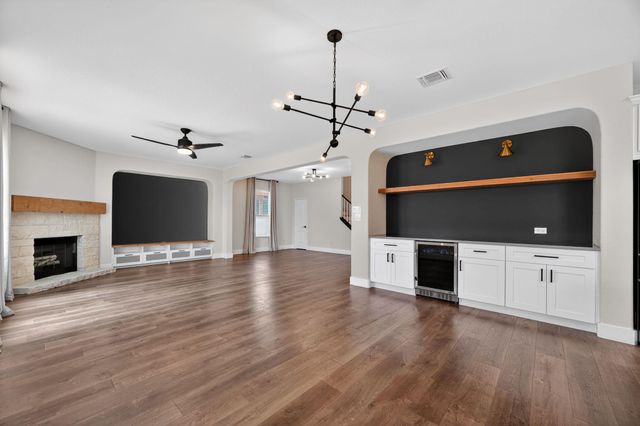 1820 Stinnett DR, Leander, TX 78641