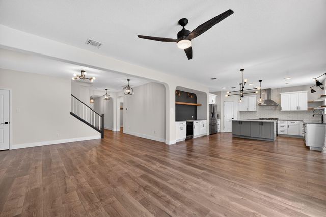 1820 Stinnett DR, Leander, TX 78641