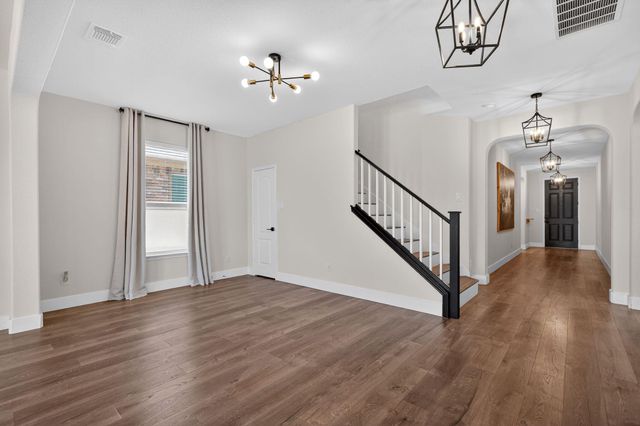 1820 Stinnett DR, Leander, TX 78641