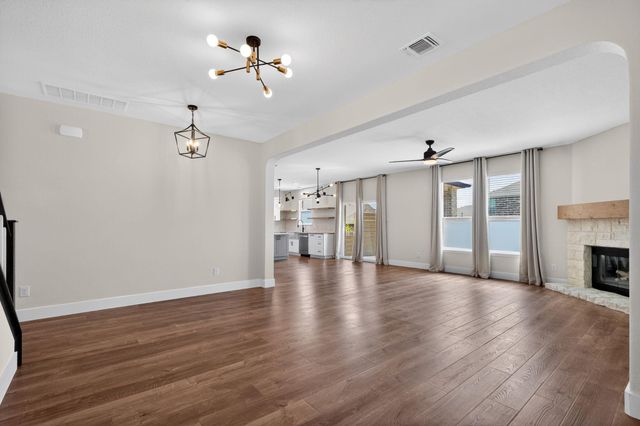 1820 Stinnett DR, Leander, TX 78641