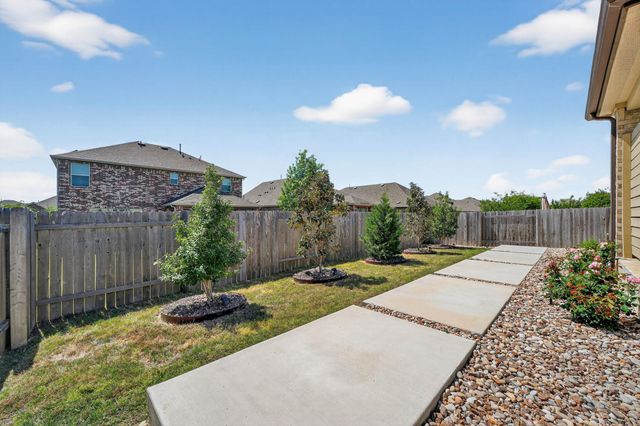 1820 Stinnett DR, Leander, TX 78641