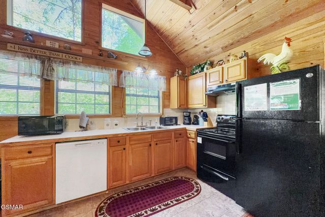 1607 S Mountain View Road, Sevierville, TN 37876