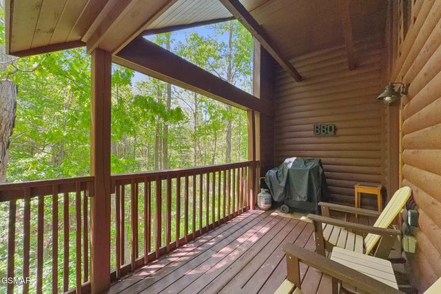 1607 S Mountain View Road, Sevierville, TN 37876