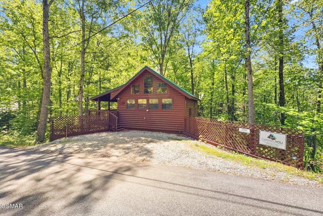 1607 S Mountain View Road, Sevierville, TN 37876