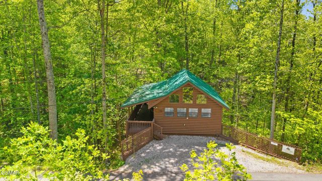 1607 S Mountain View Road, Sevierville, TN 37876
