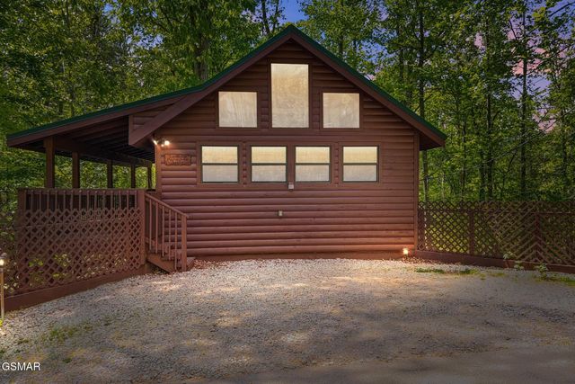 1607 S Mountain View Road, Sevierville, TN 37876