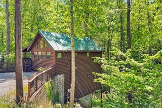 1607 S Mountain View Road, Sevierville, TN 37876
