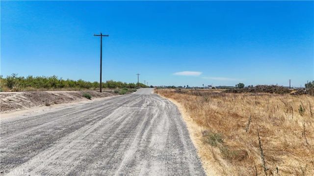 1777 Bird, Livingston, CA 95334